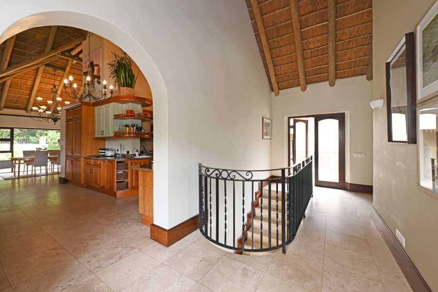 To Let 6 Bedroom Property for Rent in Constantia Western Cape
